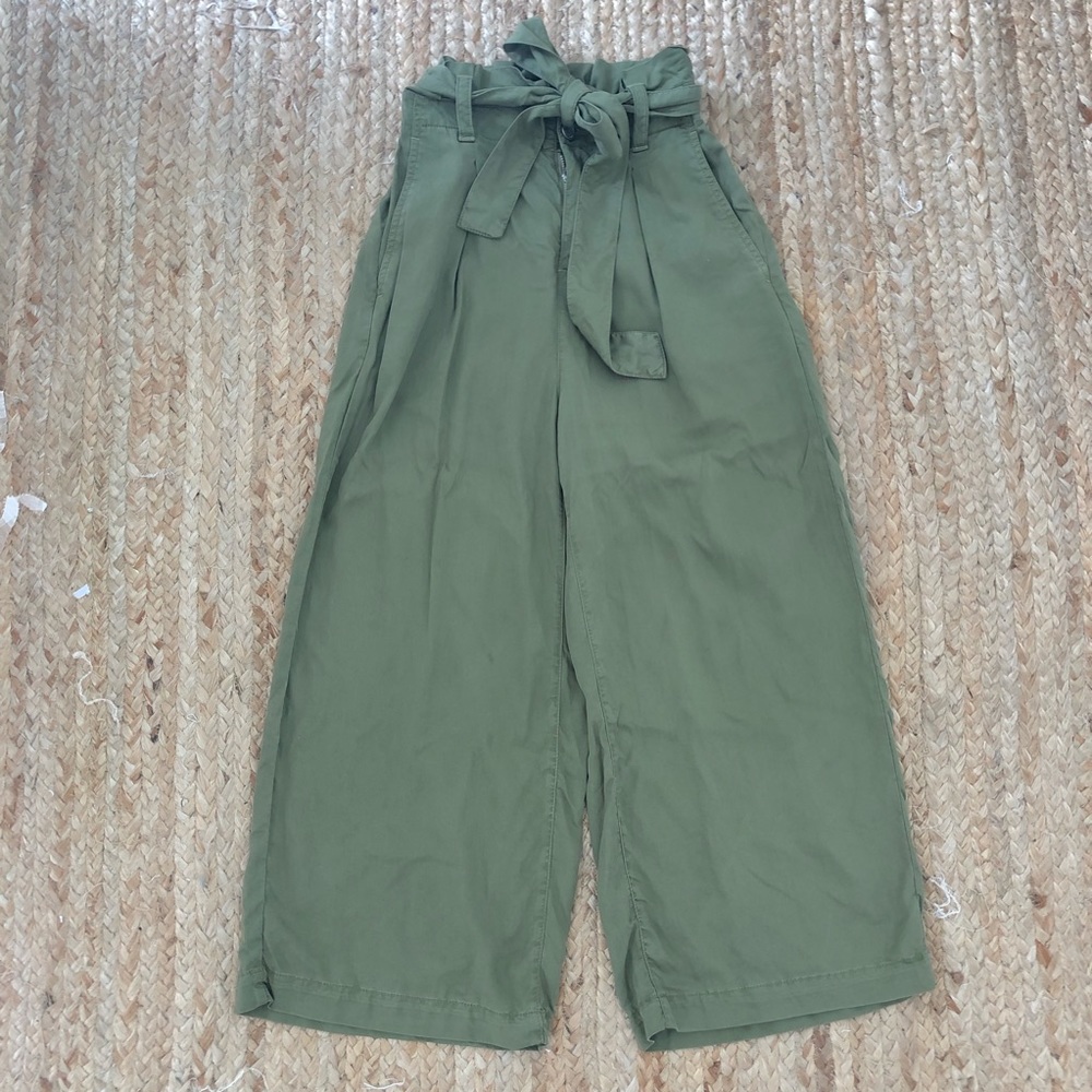 Zara Olive Green paper bag pants. xs